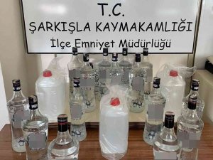 Polisin Gözünden Kaçmadı, Sahte Alkol Üreten Kişi Yakalandı