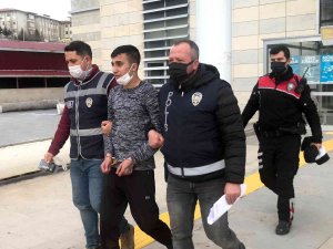Elazığ’da Turisti Ve Yoldan Geçen Birini Yaralayan Suç Makinesi Tutuklandı