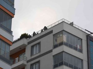Çatıya Çıkmasıyla İnmesi Bir Oldu