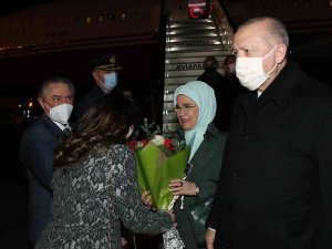 Cumhurbaşkanı Erdoğan Ve Eşi, Nato Daimi Temsilcisi Tarafından Brüksel Havaalanında Karşılandı