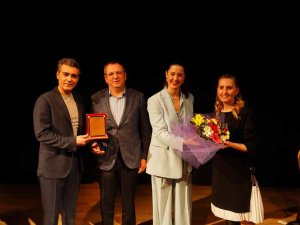 Ayvalık’ta Kadın Oyunları Festivali Perdelerini Açtı