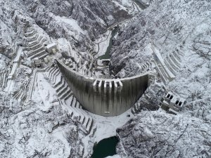 Kar Yağışı Sonrası Yusufeli Barajı Beyaza Büründü