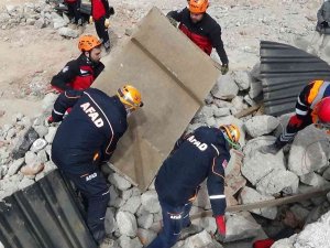 Uşak’ta 5.8 Şiddetinde Depreme Hazırlık Tatbikatı Yapıldı