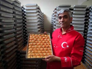 4 Bin Tepsi Baklava Yaptı Ramazanı Bekliyor