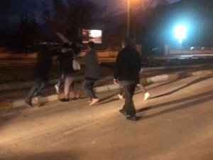 Kendilerini Uyaran Halk Otobüsü Şoförünü Tekme Tokat Dövdüler