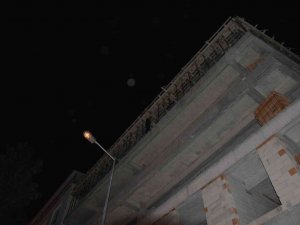 Eşinden Boşanınca Beş Katlı İnşaata Çıkan Adam Ekipleri Alarma Geçirdi