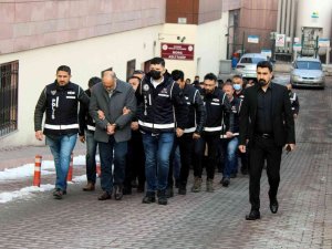 Suç Örgütü Operasyonunda 25 Kişi Adliyede