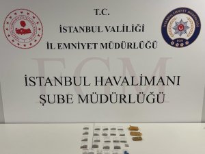 Hintli Yolcunun Cebinden 12 Milyon Tl’lik Pırlanta Çıktı