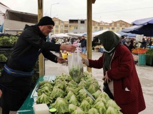 Belediye Tezgahında Marul 5 Lira