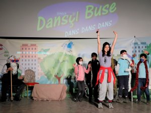 Körfezli Çocuklar Dansçı Buse’yle Eğlendi