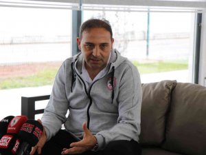 Fuat Çapa: “Direkt Süper Lig’e Çıkma Ümidini Son Haftaya Kadar Taşımak İstiyoruz”