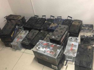 Sultanbeyli’de Park Halindeki Araçlara Dadanan ‘Akü Hırsızları’na Operasyon