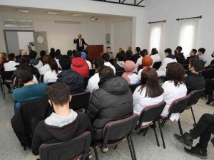 Saraç, Öğrencilere İş Hayatına İlişkin Önemli Bilgiler Verdi