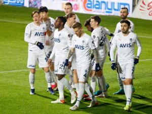 Fenerbahçe’de Mesut Ve Ozan Kadro Dışı!