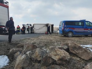 Çöp Kamyonu Devrildi: 1 Ölü, 2 Yaralı