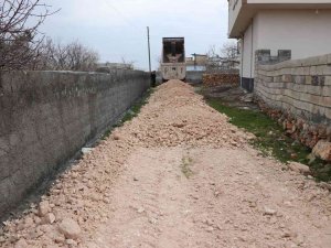 Bozova Kırsal Mahallelerinde Stabilize Yol Çalışmaları Devam Ediyor