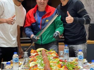 Remy Ve Gökhan İ̇nler’in Kebap Keyfi