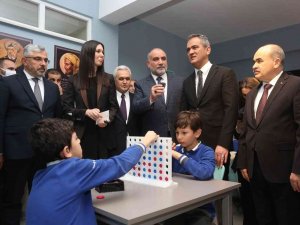 Canik’in "Akıl Ve Zekâ Oyunları" Sınıflarının Açılışını Bakan Özer Yaptı