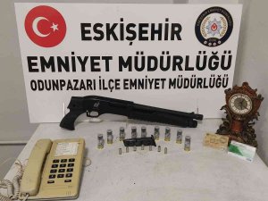 Hırsızlık Şüphelisi 3 Kişi Tutuklandı