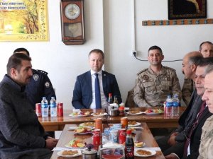 Kaymakam Yelek Şehit Ve Gazi Aileleriyle Yemekte Bir Araya Geldi