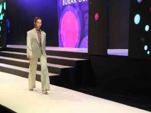Ei̇b 16. Moda Tasarım Yarışması Görkemli Defileyle Tanıtıldı