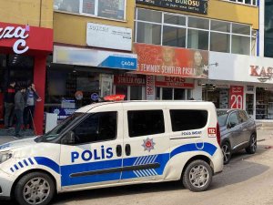 Yaşlı Adam İş Hanının Merdiveninde Ölü Bulundu