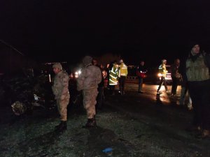 Otomobille İşçileri Taşıyan Minibüs Çarpıştı: 15 Yaralı