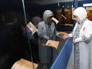 Emine Erdoğan, Belçika Kraliyet Kütüphanesi’ni Ziyaret Etti