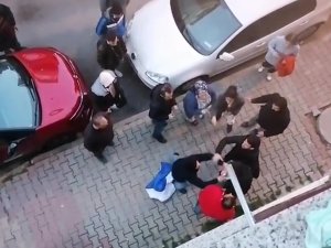 Taciz Şüphelisini Dövüp Polise Teslim Ettiler