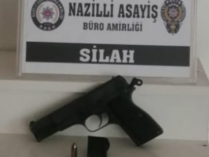 Polisten Kaçan Şüpheliden Silah Ele Geçirildi
