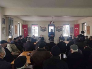 Polis Ekipleri Yaşlıları Yalnız Bırakmadı