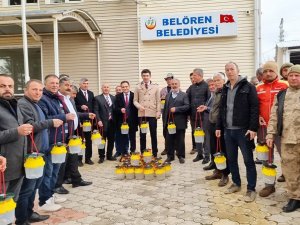 Gölbaşı’nda Çiftçilere Feromon Tuzak Dağıtımı Yapıldı
