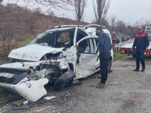 Öğretmenleri Taşıyan Servisi Kaza Yaptı: 1’i Ağır 7 Yaralı