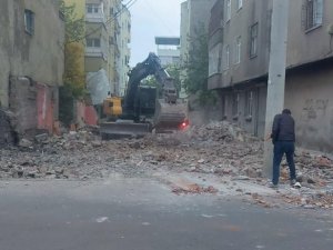 Bağlar’da 3 Yılda 401 Adet Metruk Yapı Yıkıldı