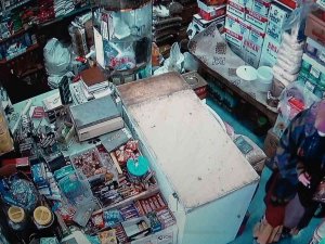 Kaşla Göz Arasında Çaldı