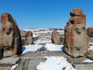 İ̇lk Milli Kazı Alanında Kartpostallık Görüntüler