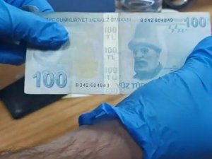 Rüşvetten Gözaltına Alınan Tapu Memurunun Ceplerinden Deste Deste Para Çıktı