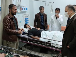 Vali Çuhadar, Kazada Yaralanan Öğretmenleri Ziyaret Etti