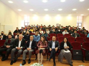 Gölbaşı’nda ‘Yerel Yönetimler, Spor Ve İ̇letişim Paneli’