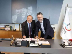 Bayraklı’da 40 Depremzede Öğrenciye Eğitim Bursu Desteği