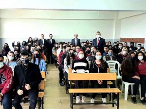 Kaymakam Lise Öğrencilerine Başarının Yollarını Anlattı