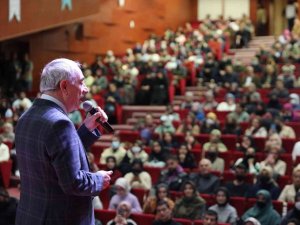 Nurullah Genç İle ’Başarı Bedel İ̇ster’ Konferansı Yapıldı