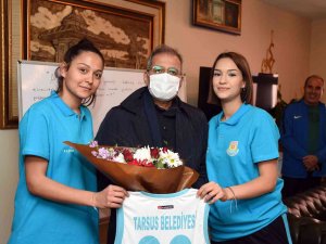 Başkan Bozdoğan, Şampiyon Sporcularla Bir Araya Geldi