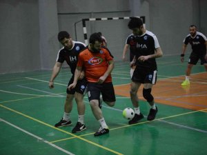 Basın Çalışanları Futsal İle Stres Atıyor