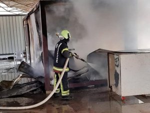 Konteynerde Yaşayan Hurdacı Yangında Hayatını Kaybetti
