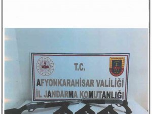 Ruhsatsız Silah Ticareti İhbarını Alan Jandarma Baskın Düzenledi
