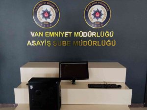 Belediyeye Ait Kitap Kafede Bilgisayar Hırsızlığı