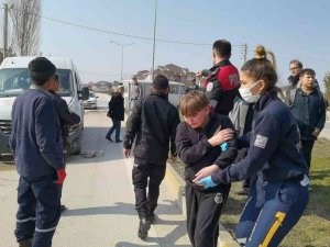 Bursa’da Öğrenci Servisi İle Minibüs Çarpıştı: 4 Yaralı