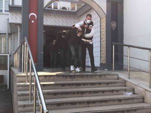 Bursa’da Mazgal Ve Rögar Kapağı Hırsızları Yakayı Ele Verdi