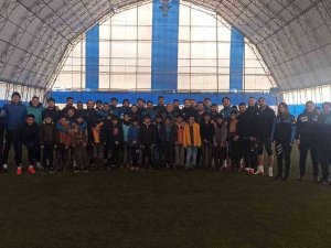 Öğrenciler Vanspor Futbolcularıyla Bir Araya Geldi